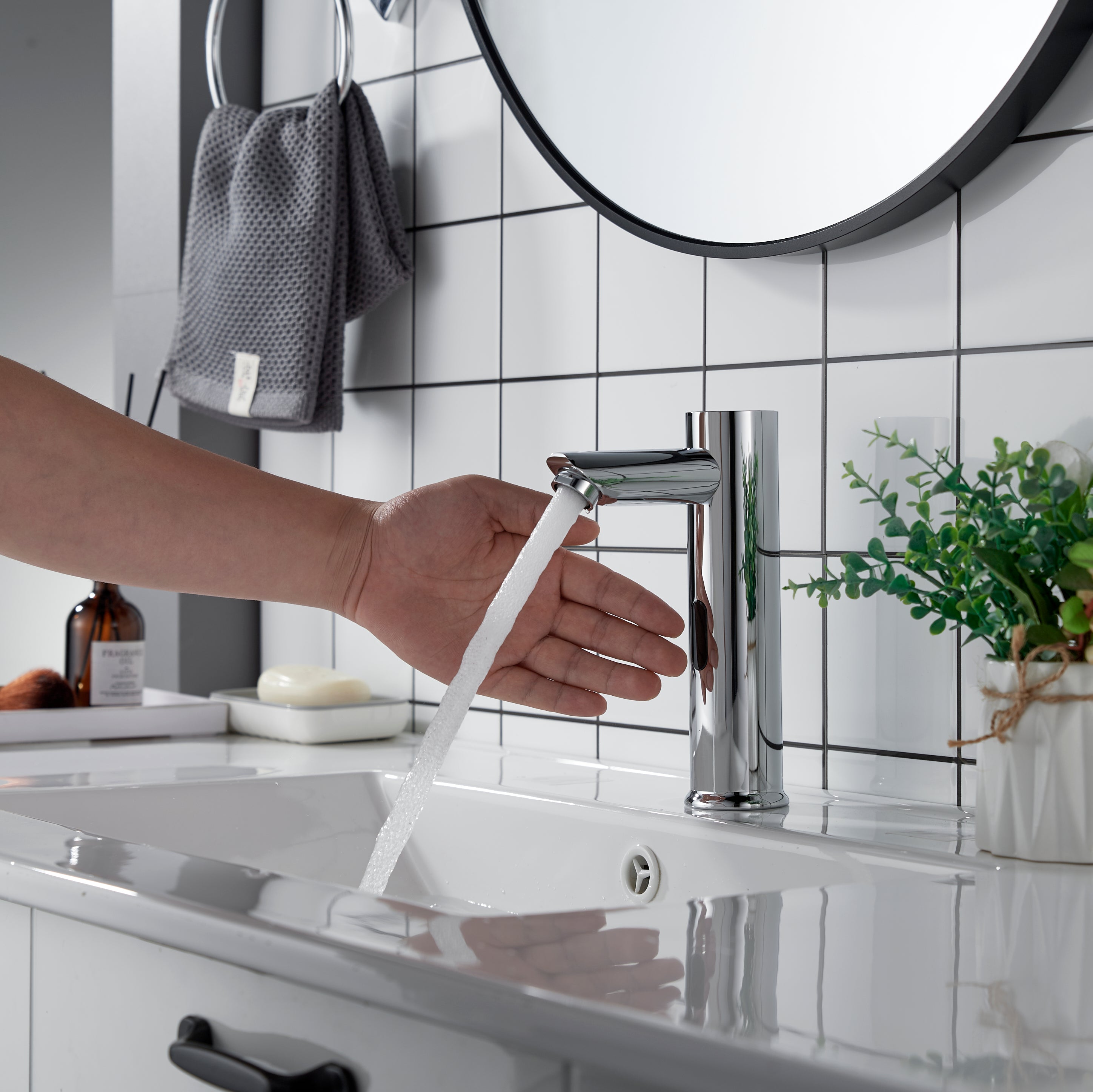 Forious Max Black Touchless Bathroom Sink Faucet